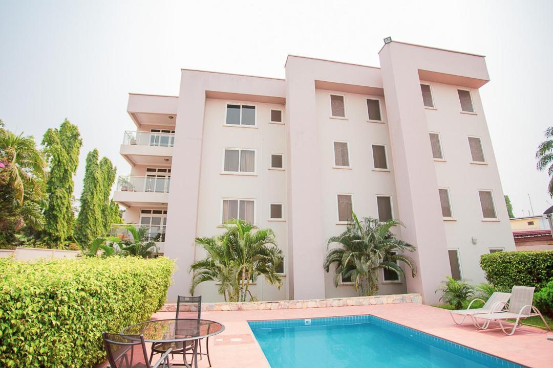 Bertha'S Court D-Plus Apartments Dzorwulu Exterior foto