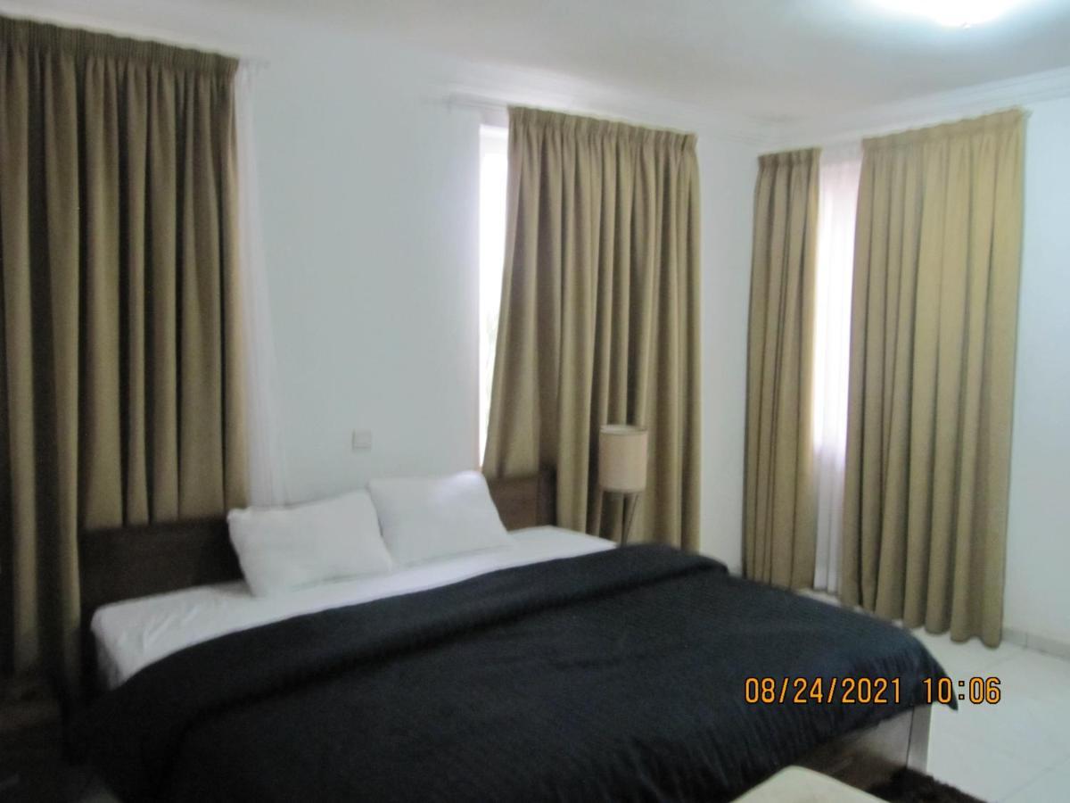 Bertha'S Court D-Plus Apartments Dzorwulu Exterior foto
